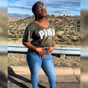 Meet your Posher, Alisha